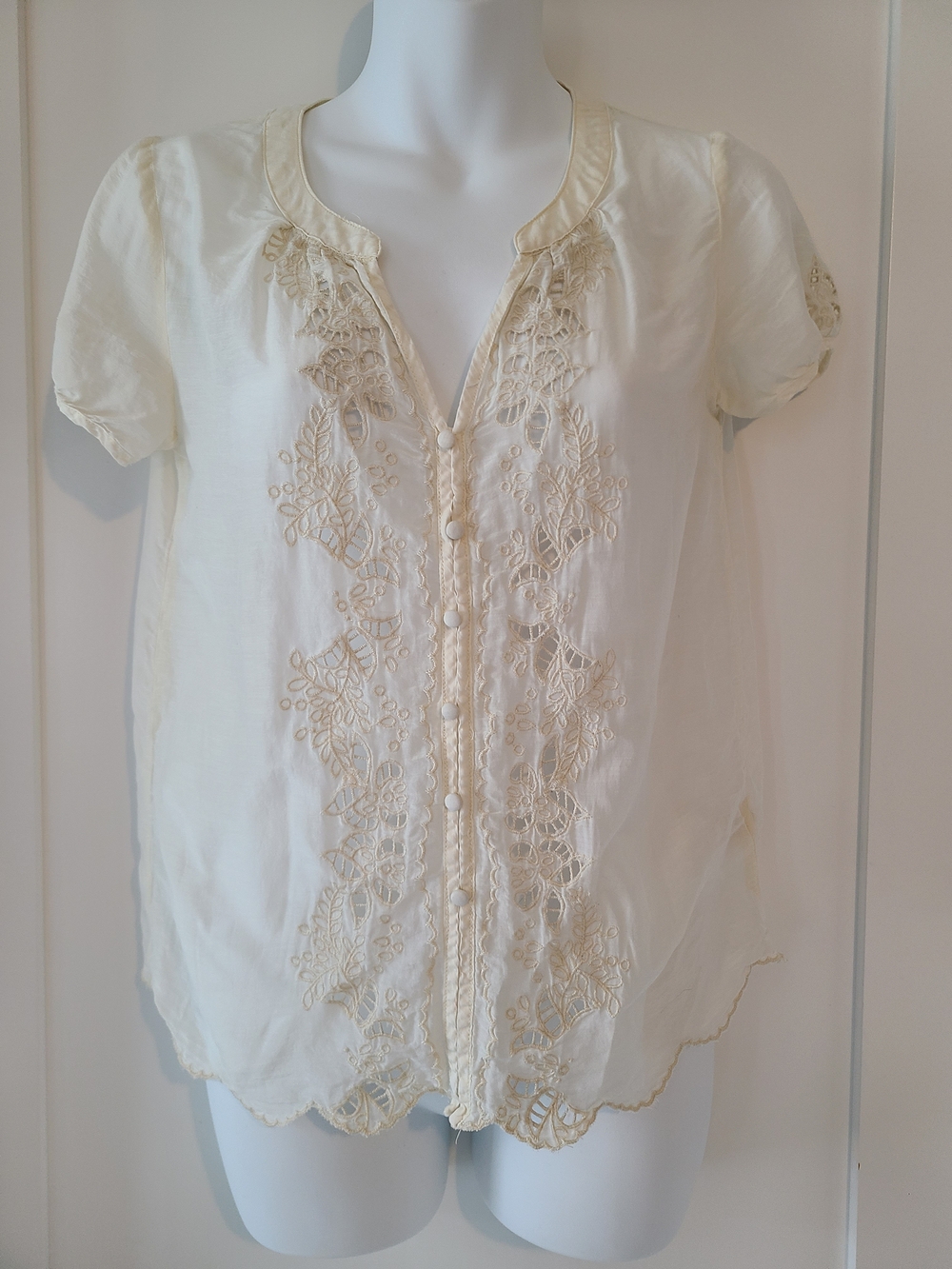 Current Air Ivory Embroidered Short Sleeve Blouse